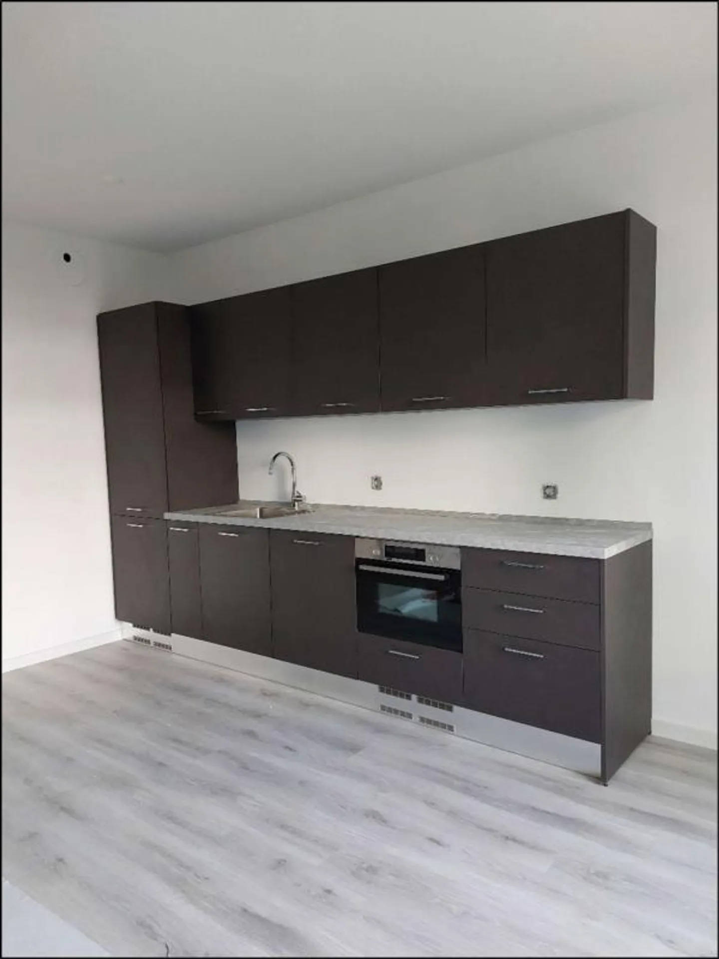 OFFICE 6 ROOMS (217 sqm) WITH SPLENDID LAKE VIEW - Photo 3 of 8