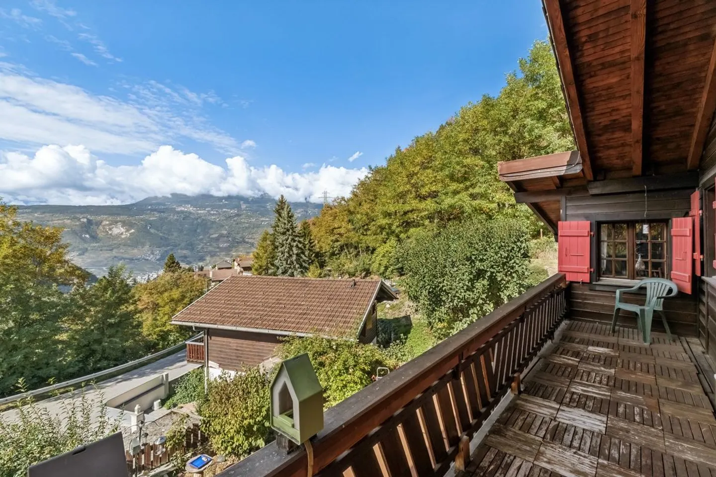 Chalet with a view of the Alps - Secondary residence allowed - Photo 10 of 12