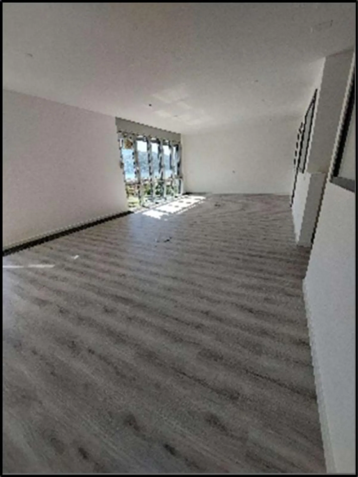 OFFICE 6 ROOMS (217 sqm) WITH SPLENDID LAKE VIEW - Photo 4 of 8