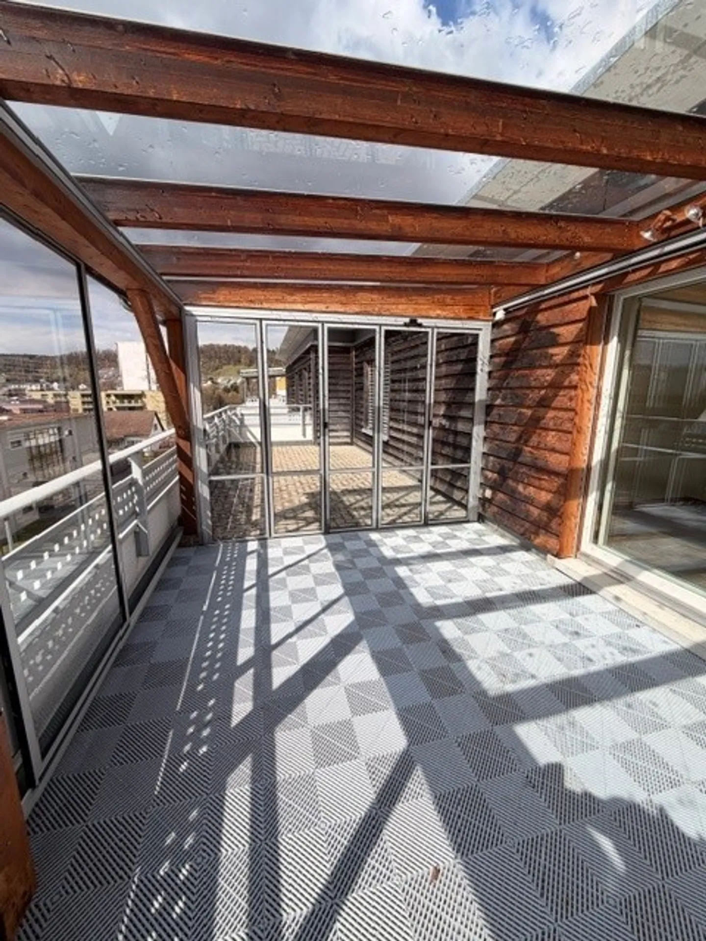 Attractive attic apartment in a great location - Photo 1 of 19