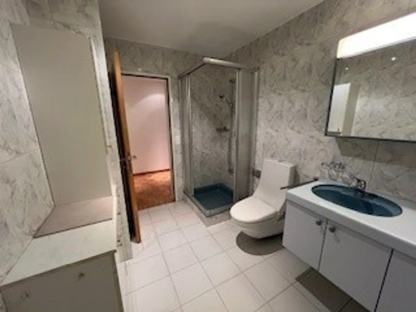 Attractive attic apartment in a great location - Photo 11 of 19