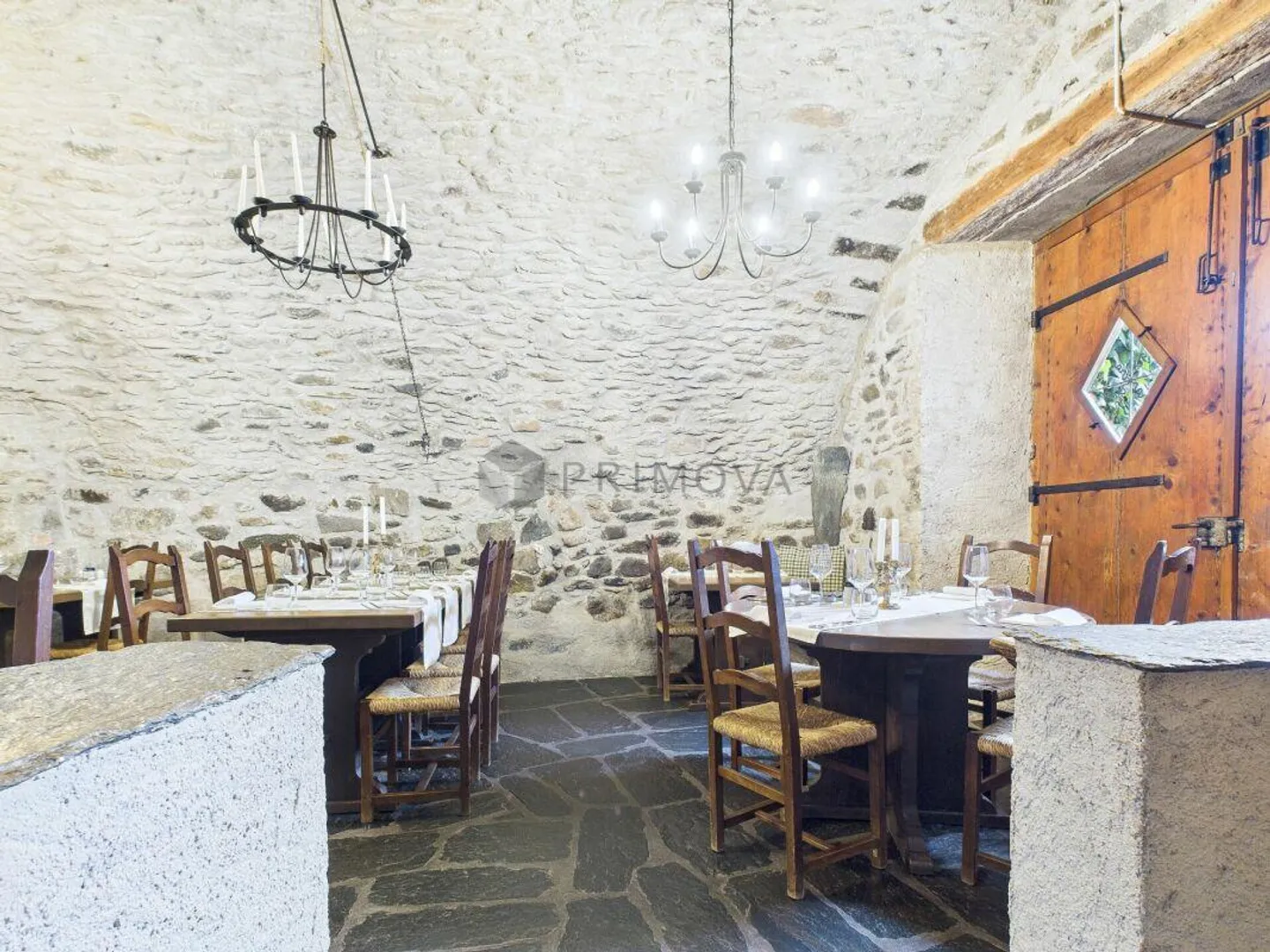 Hotel & Restaurant with Apartments in Miralago - Photo 15 of 20