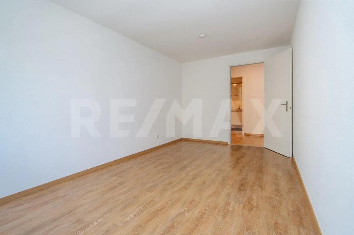 Gepflegte 2.5-Zimmer-Wohnung mit Balkon und Aussenparkplatz (Erstwohnsitz) - Photo 10 of 13