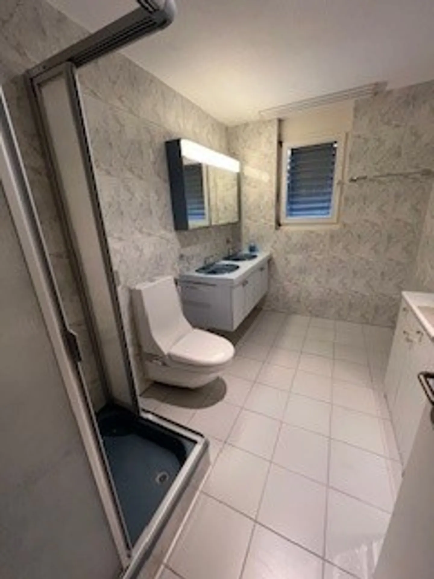 Attractive attic apartment in a great location - Photo 12 of 19