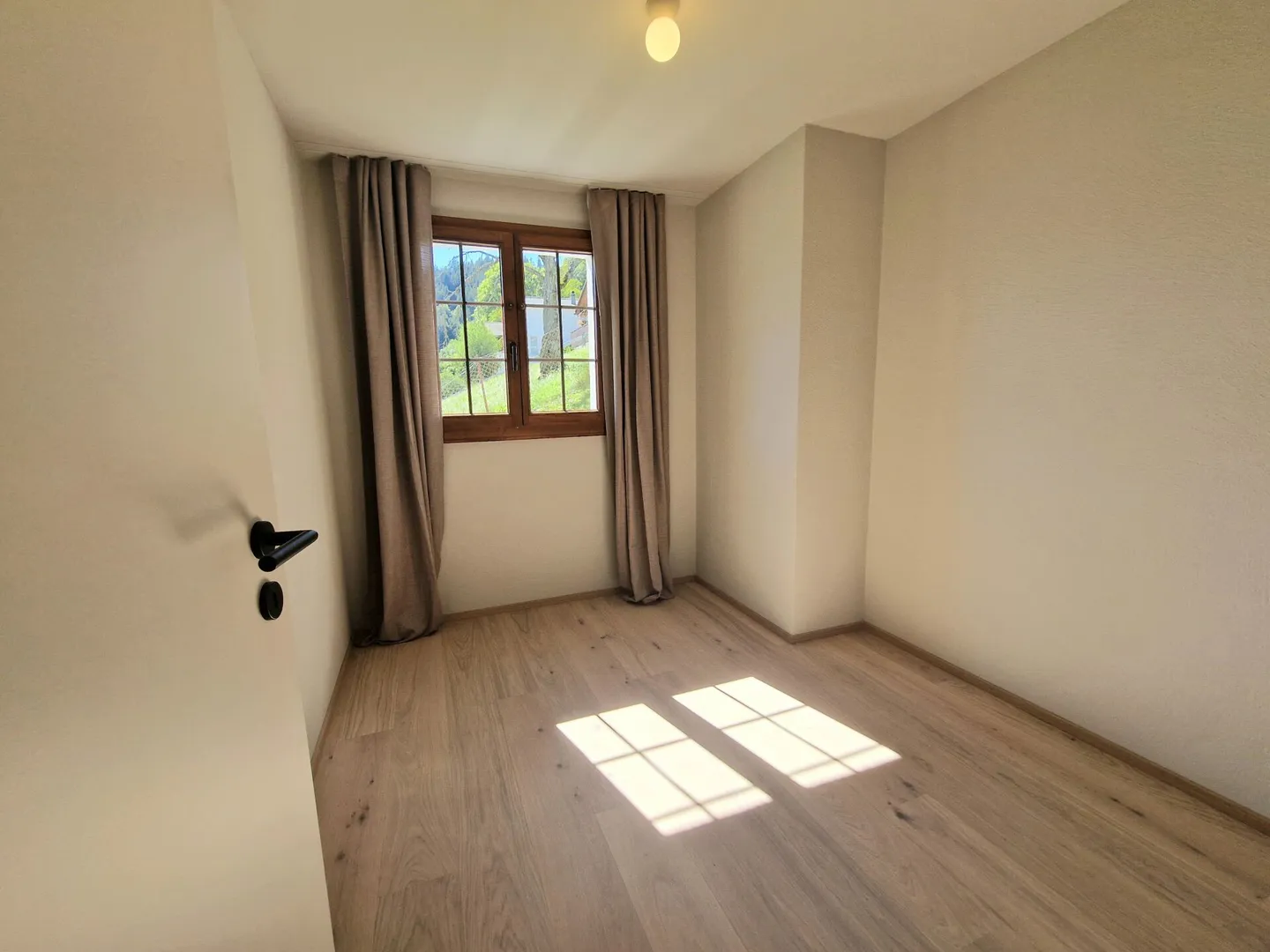 Escape from everyday life and relax - Your gem near Laax - Photo 9 of 13