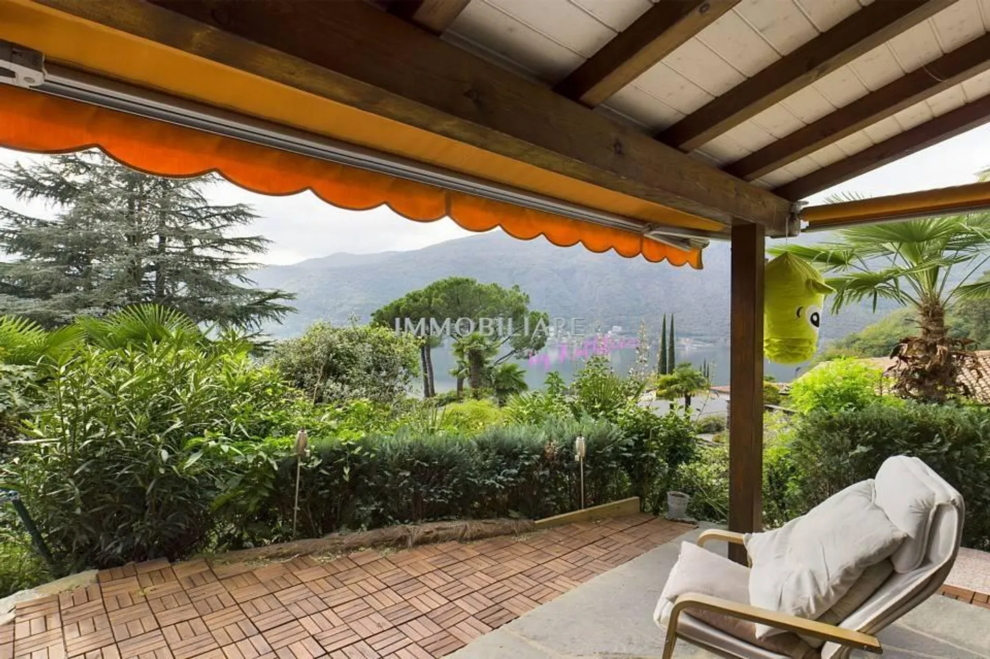 Due ville con vista lago ideali come residenza familiare per le vacanze - Foto 21 di 24