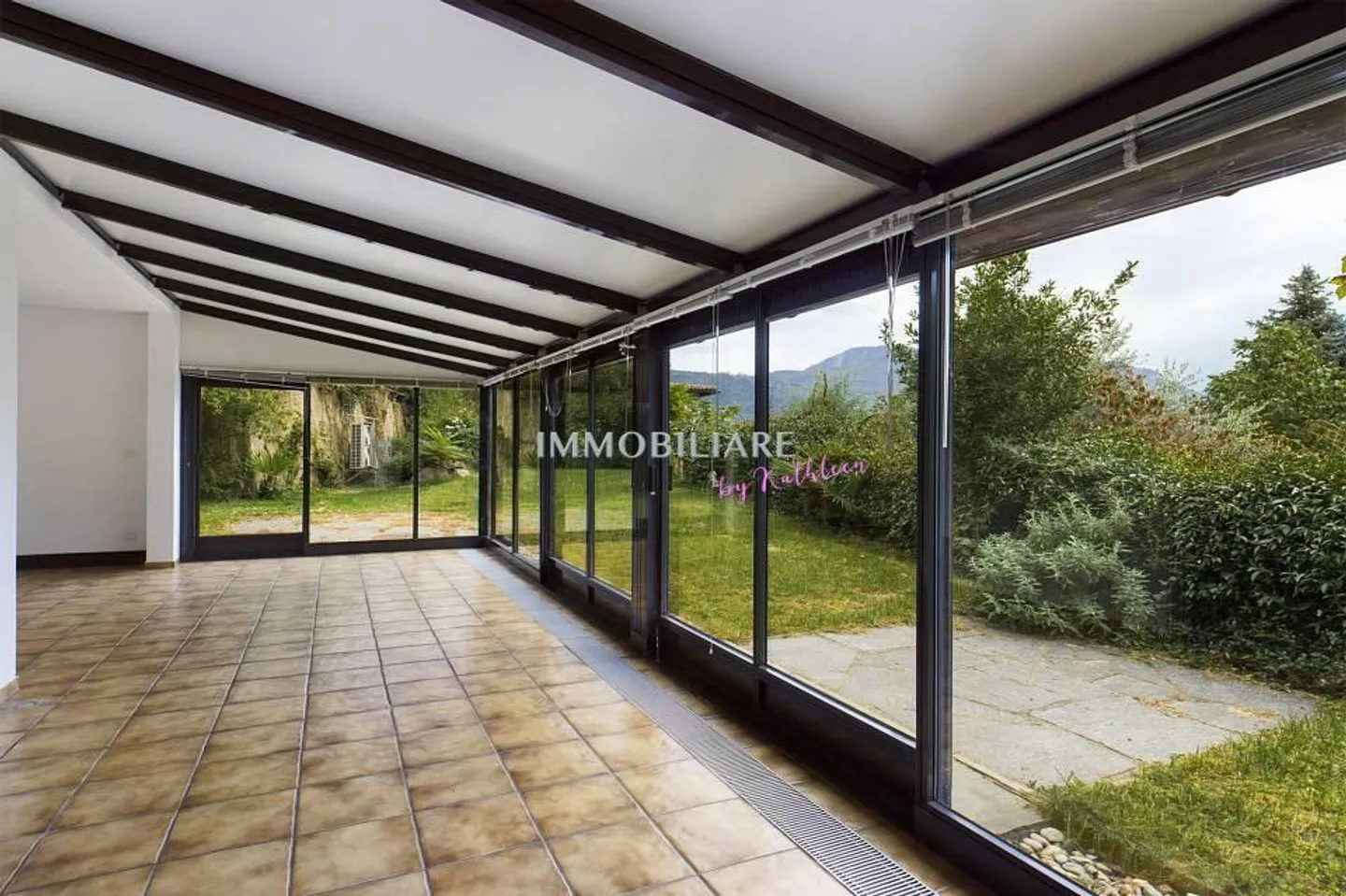 Due ville con vista lago ideali come residenza familiare per le vacanze - Foto 24 di 24