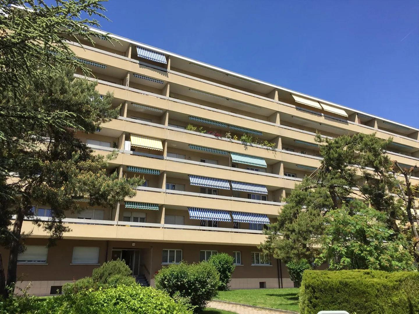 Appartement avec 3 pièces à Nyon entièrement rénové - Photo 1 sur 1