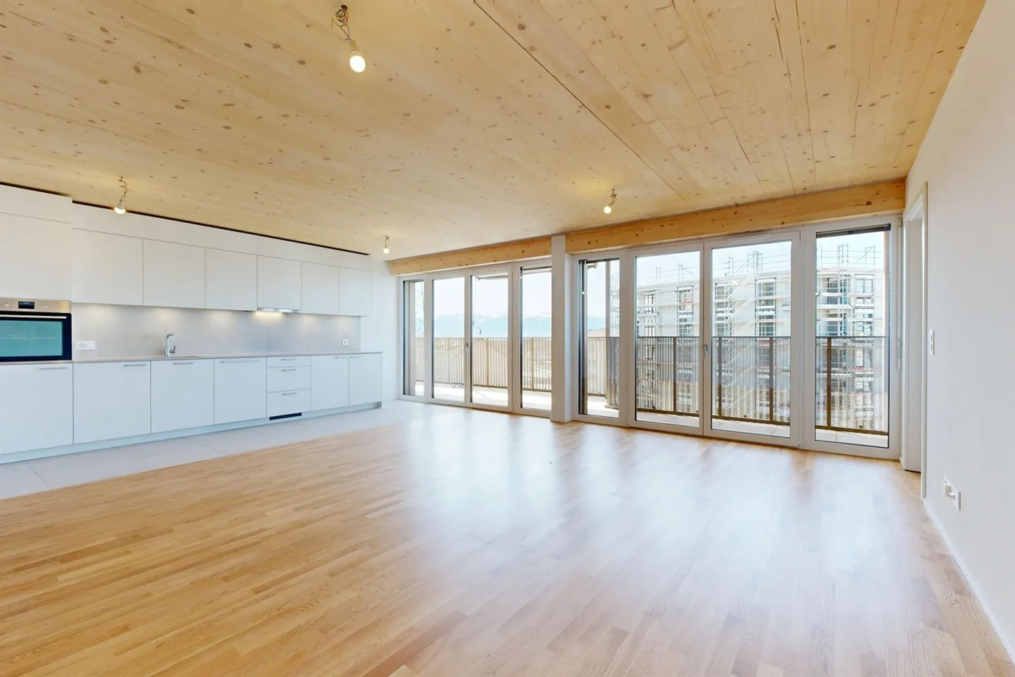 Geräumige 4.5 Zimmer mit Balkon und modernem Komfort! - Photo 2 sur 10