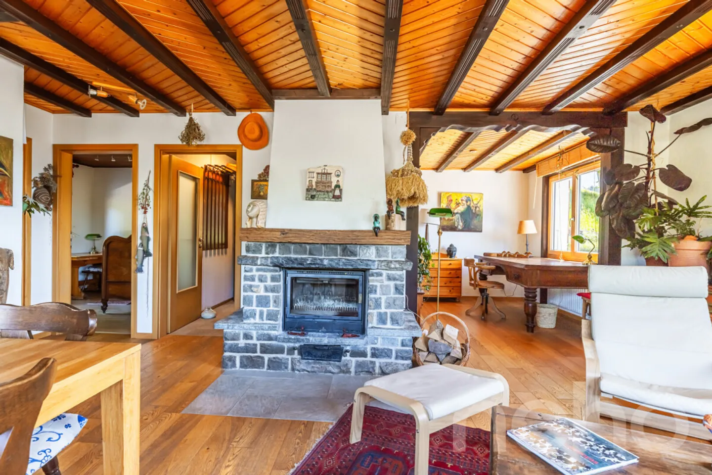 Charming House with Mountain View - Photo 3 of 12