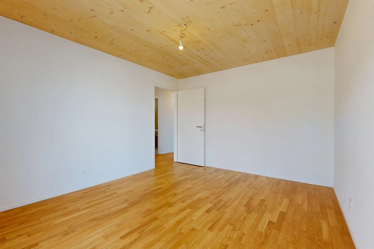 Geräumige 4.5 Zimmer mit Balkon und modernem Komfort! - Photo 7 sur 10