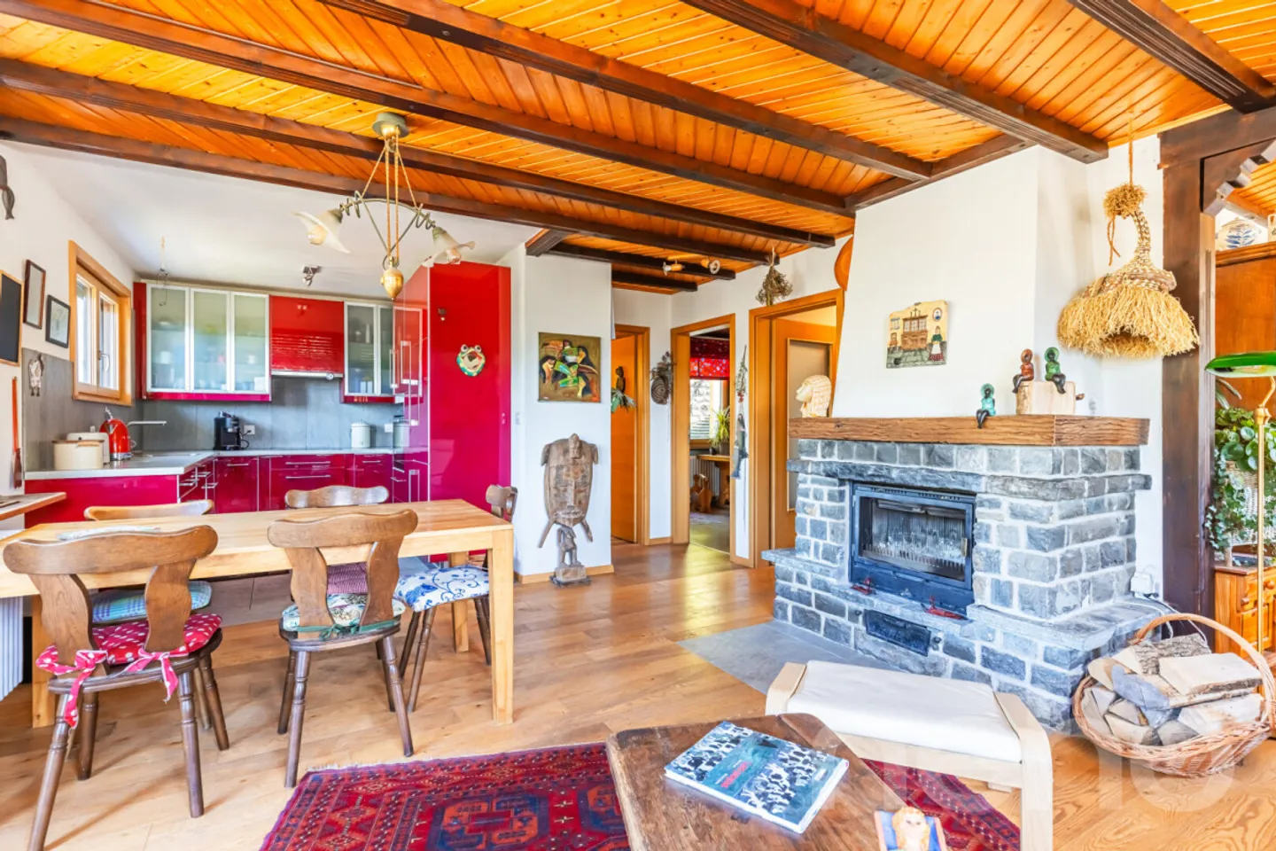 Charming House with Mountain View - Photo 5 of 12