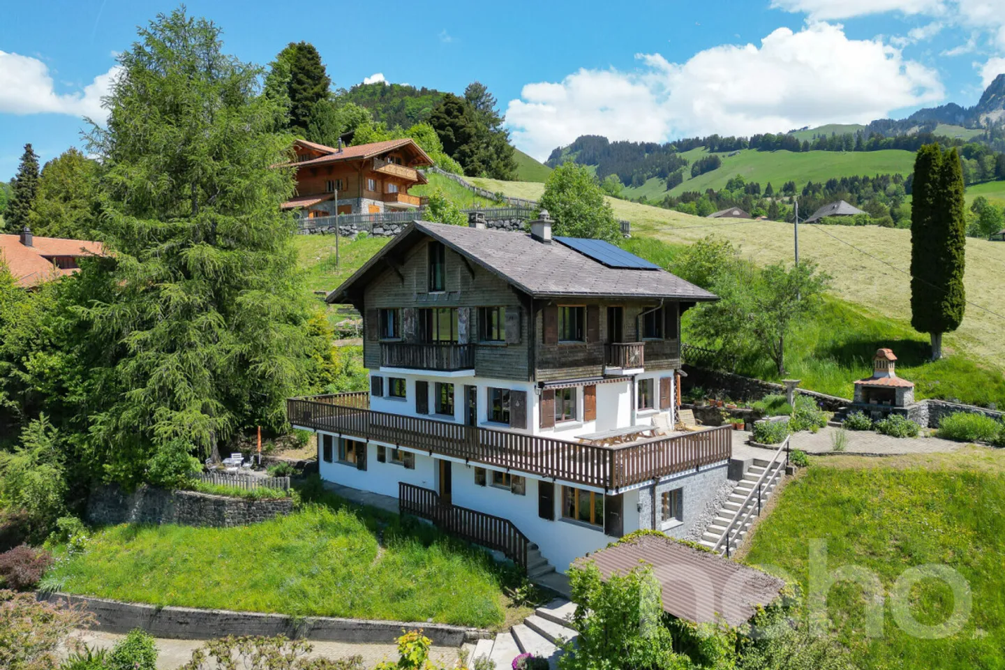 Charming House with Mountain View - Photo 11 of 12
