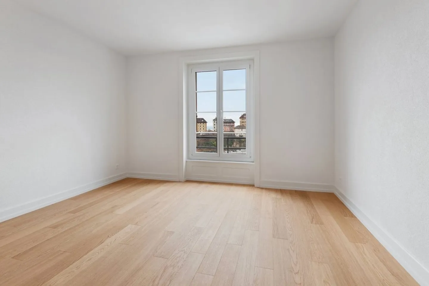 3-room fully renovated - Photo 5 of 9