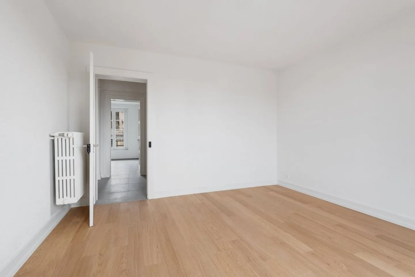 3-room fully renovated - Photo 7 of 9