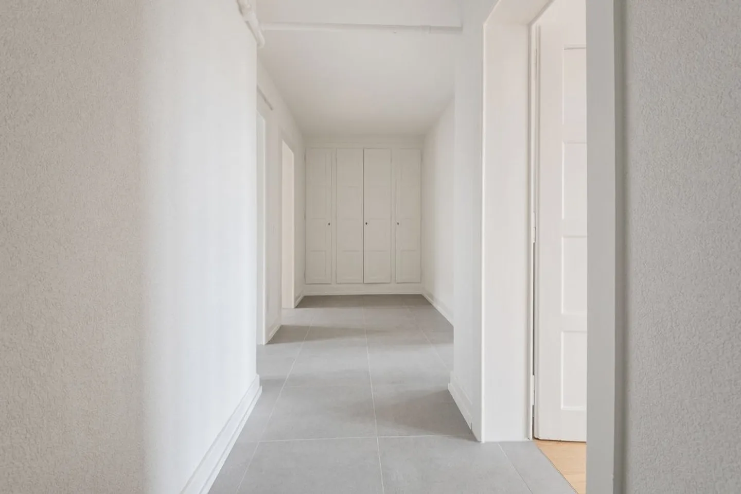 3-room fully renovated - Photo 8 of 9