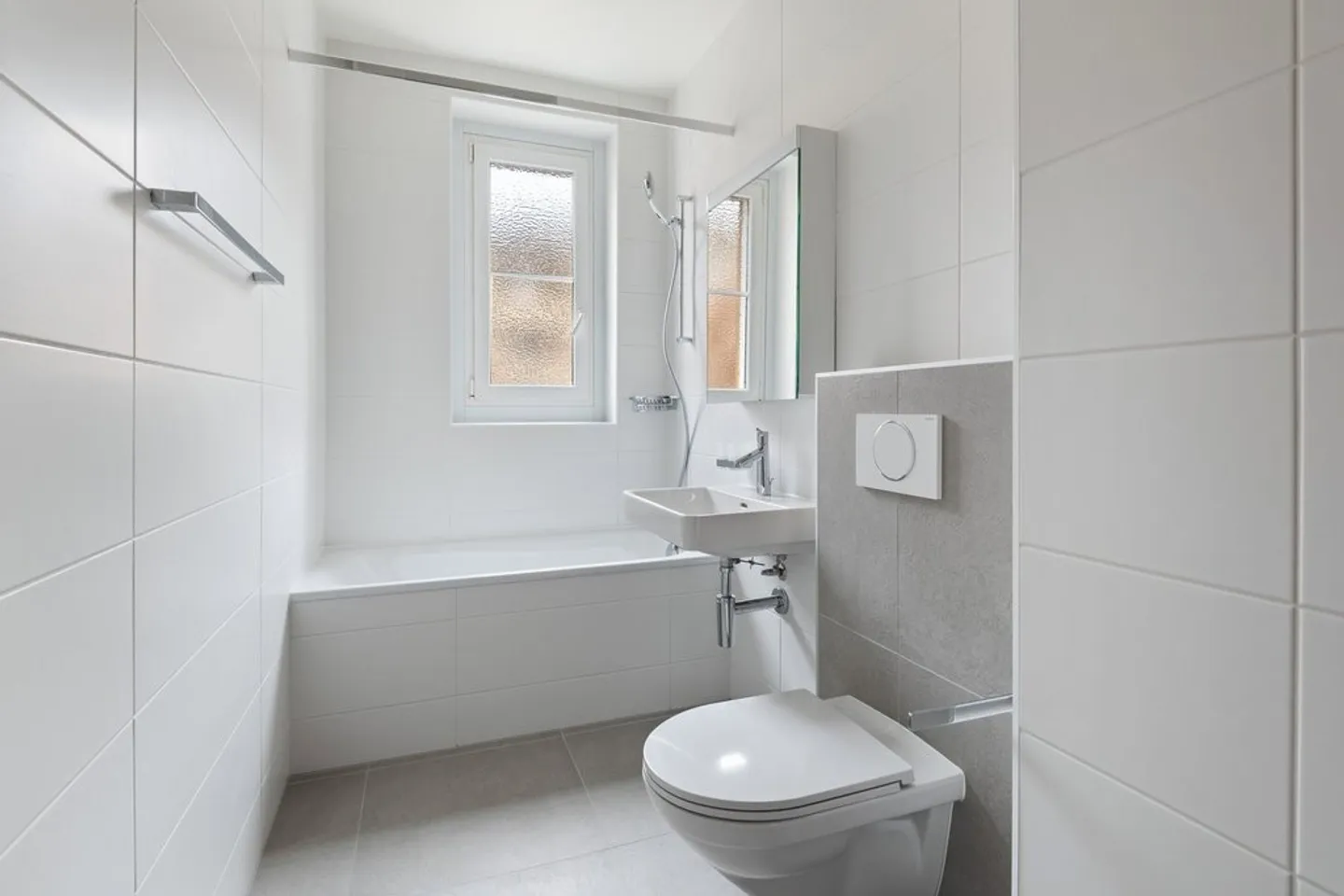 3-room fully renovated - Photo 9 of 9