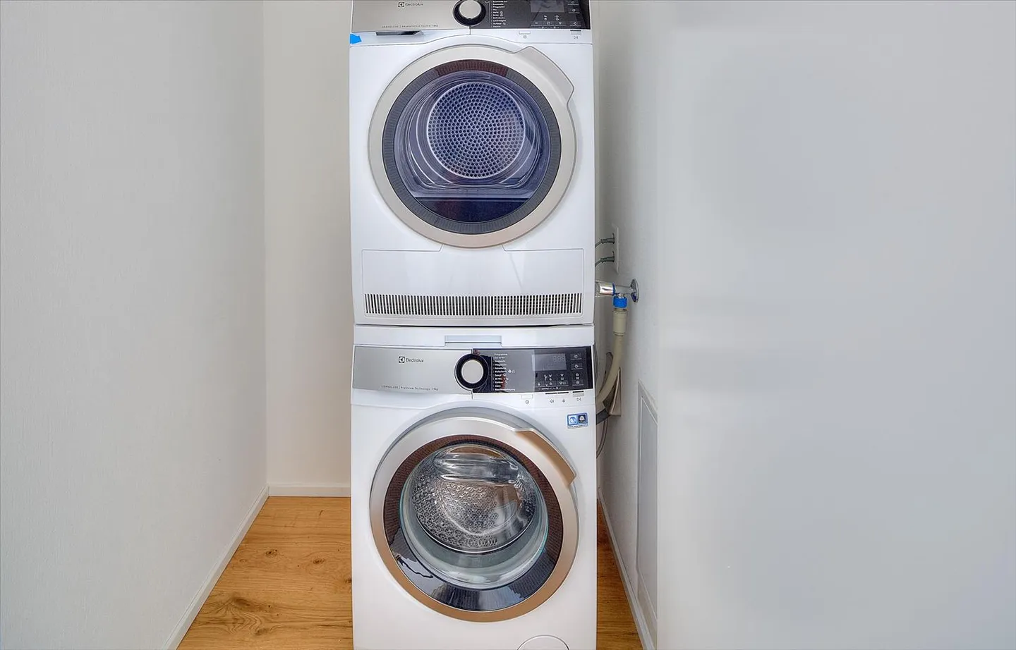 *Rent without Deposit* - Where Dreams Come True. - Photo 8 of 9