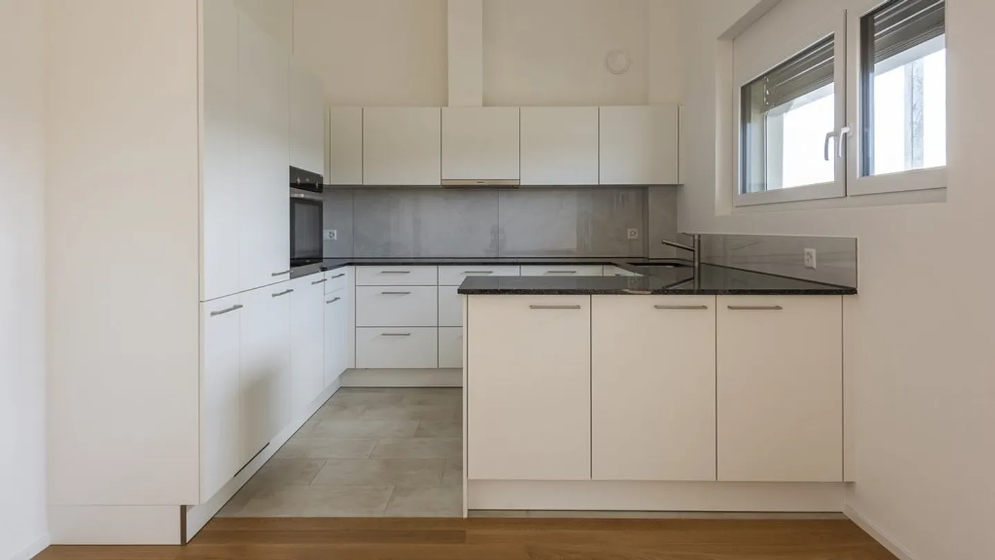 SPAZIOSO E LUMINOSO NELLO STANDARD DI PROPRIETÀ - Foto 9 di 11