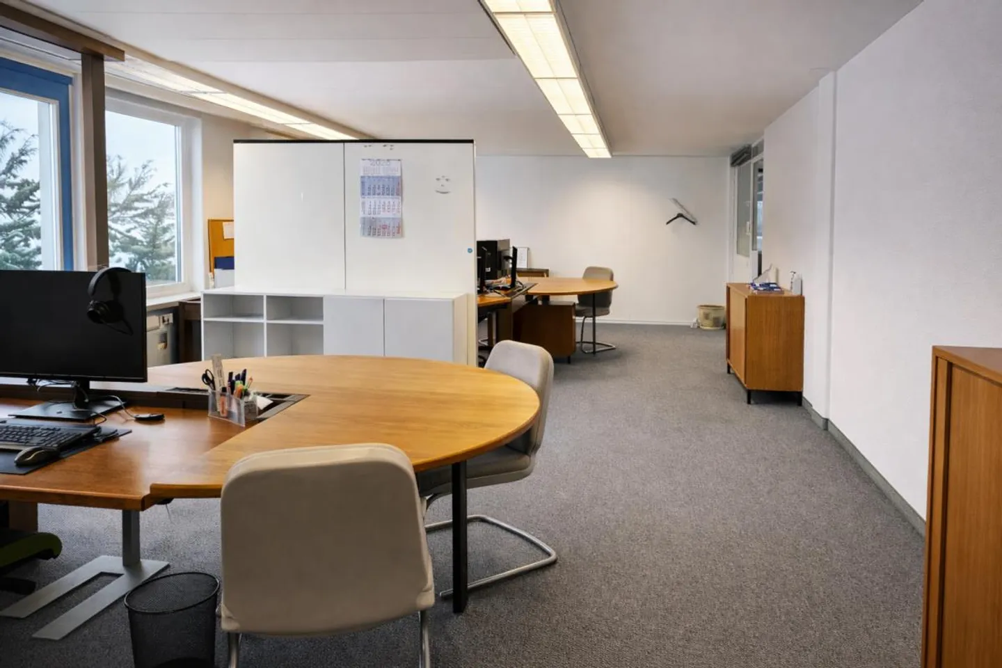 Representative commercial premises in prime location - Photo 9 of 14