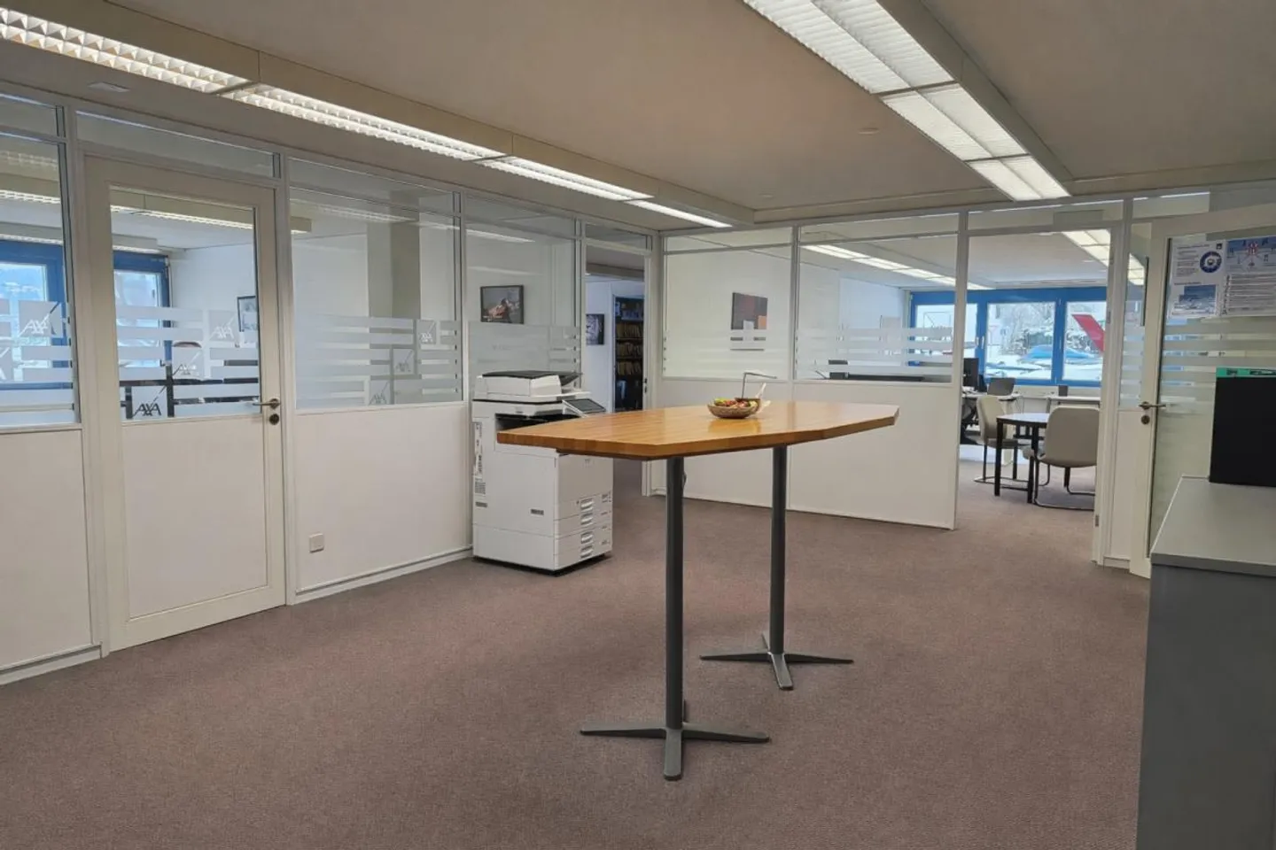 Representative commercial premises in prime location - Photo 11 of 14