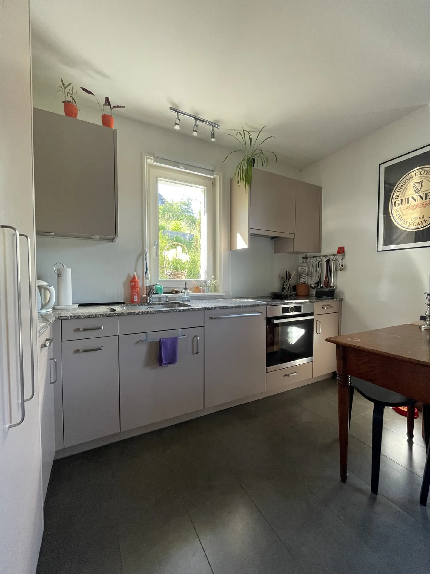 Appartement Charmant avec Jardin - Photo 2 sur 8