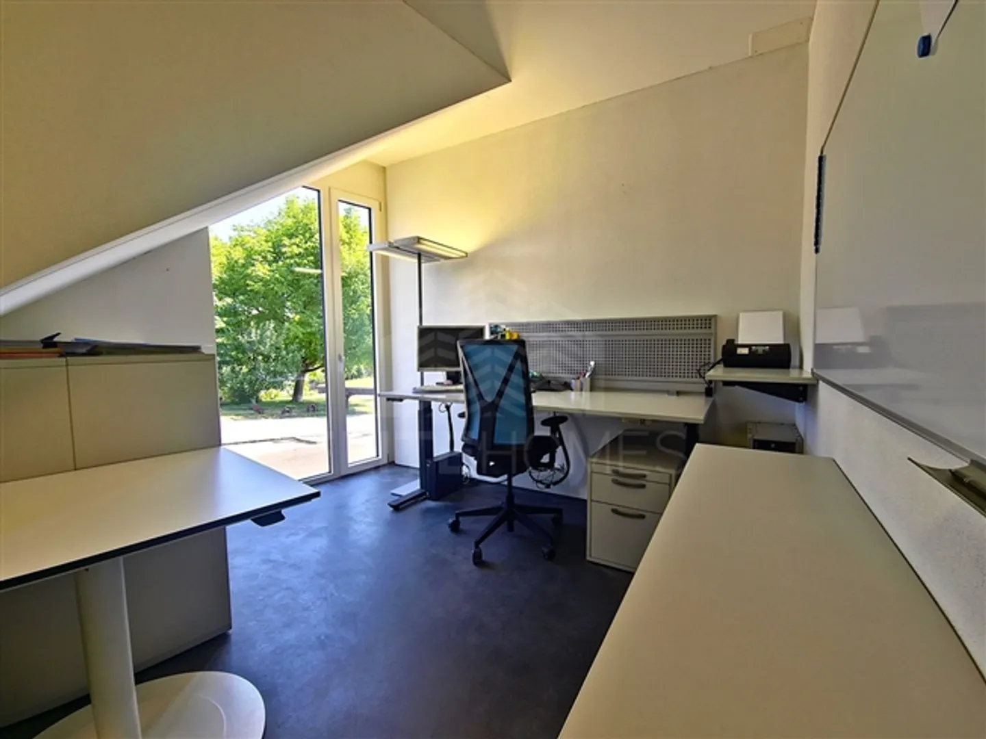 Espace de bureau ou de stockage pratique - Photo 1 sur 4