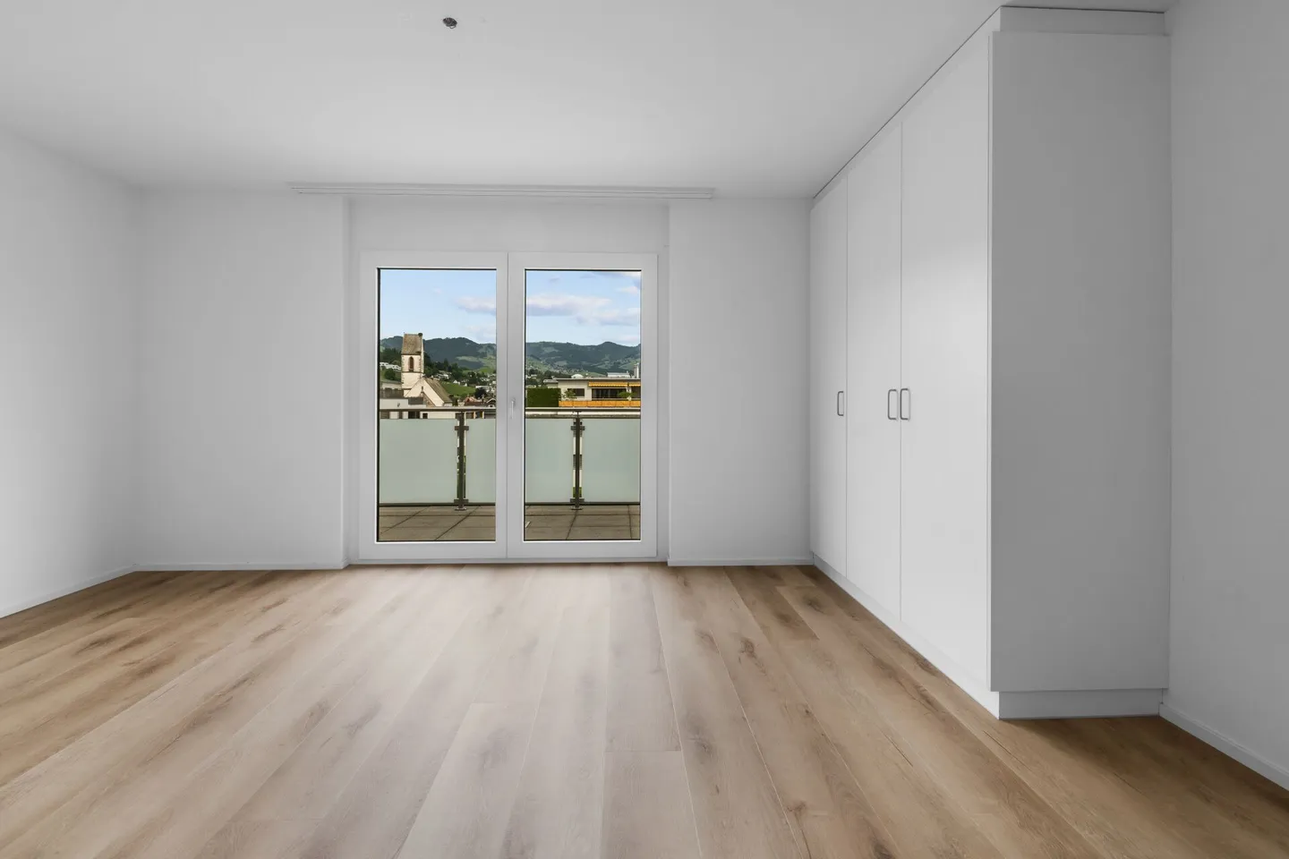 Exclusive 3-room penthouse apartment with panoramic view - Photo 10 of 31