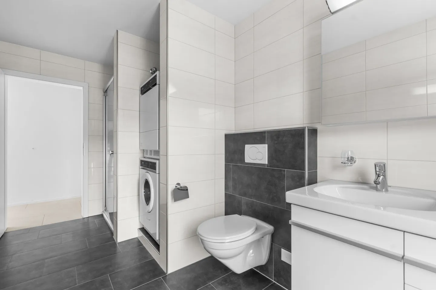 Exclusive 3-room penthouse apartment with panoramic view - Photo 15 of 31