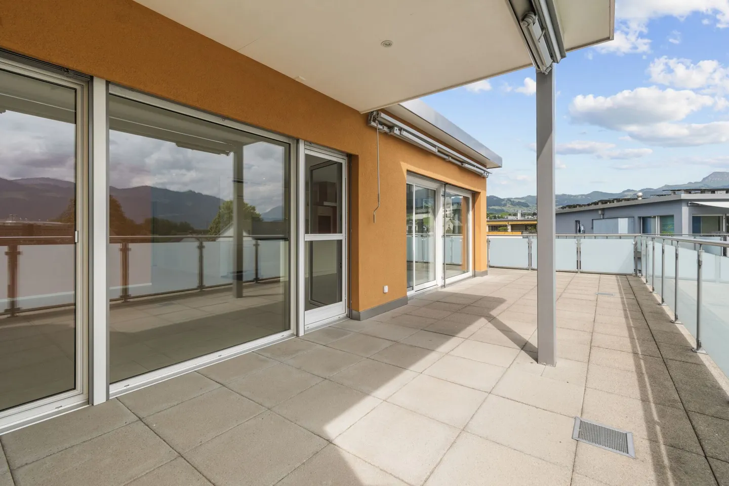 Exclusive 3-room penthouse apartment with panoramic view - Photo 18 of 31