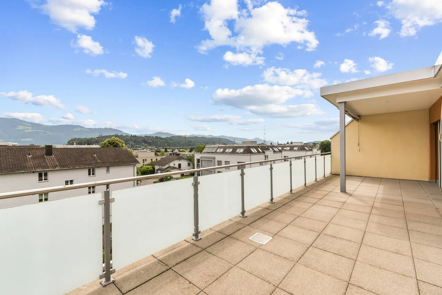 Exclusive 3-room penthouse apartment with panoramic view - Photo 19 of 31