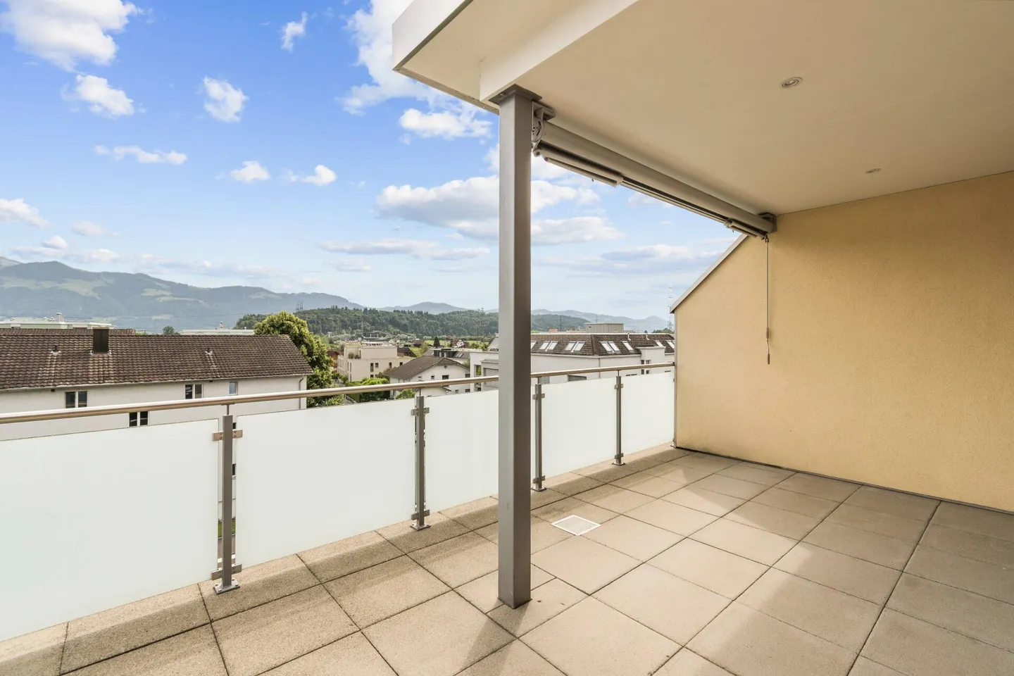 Exclusive 3-room penthouse apartment with panoramic view - Photo 21 of 31