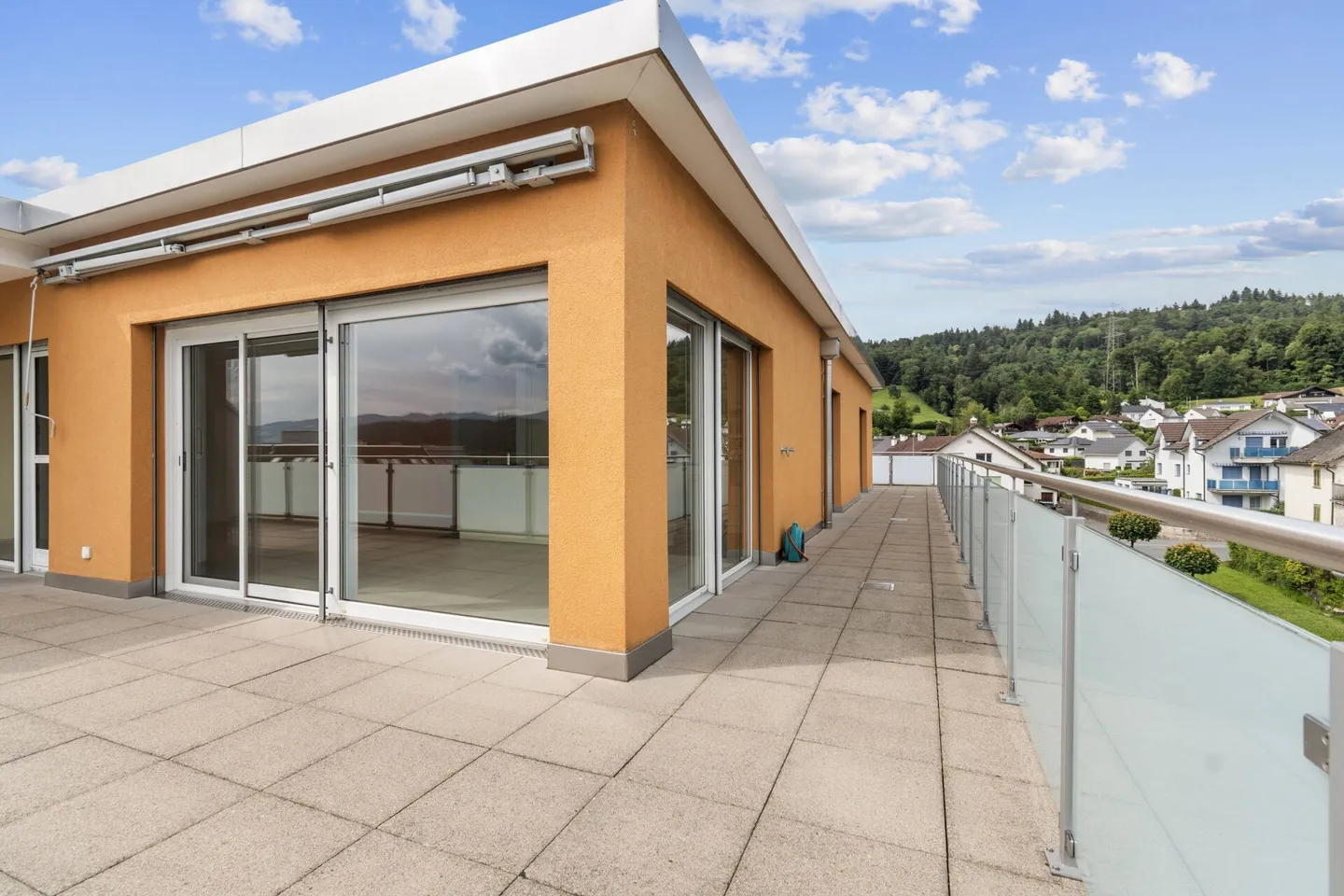 Exclusive 3-room penthouse apartment with panoramic view - Photo 22 of 31