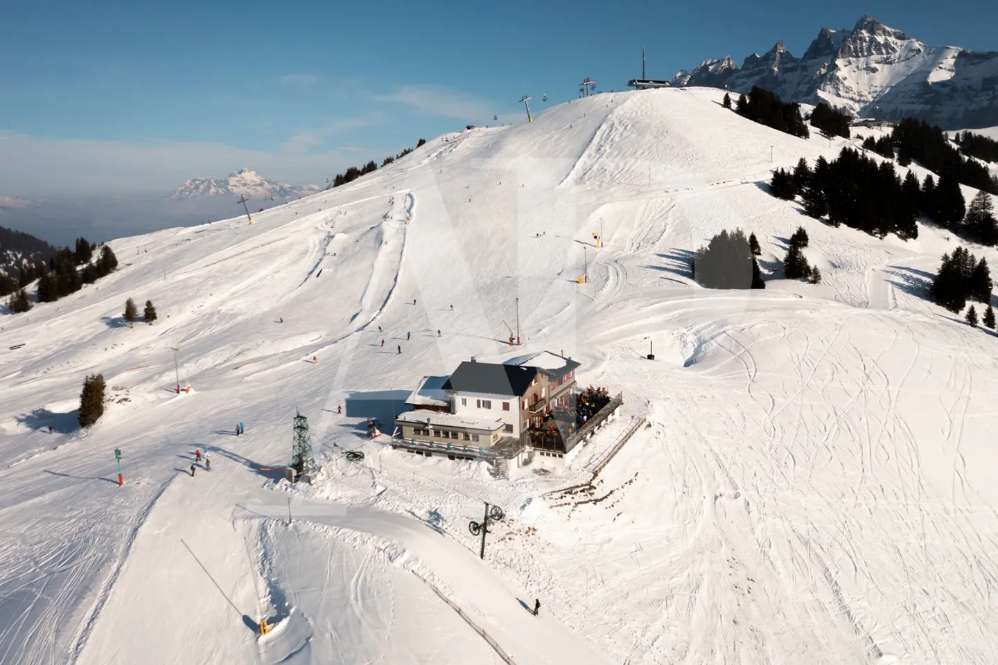 Ristorante con camere per gli ospiti ski-in-out a Champéry Planachaux - Foto 2 di 13