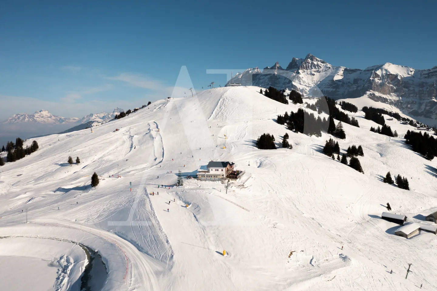 Ristorante con camere per gli ospiti ski-in-out a Champéry Planachaux - Foto 5 di 13