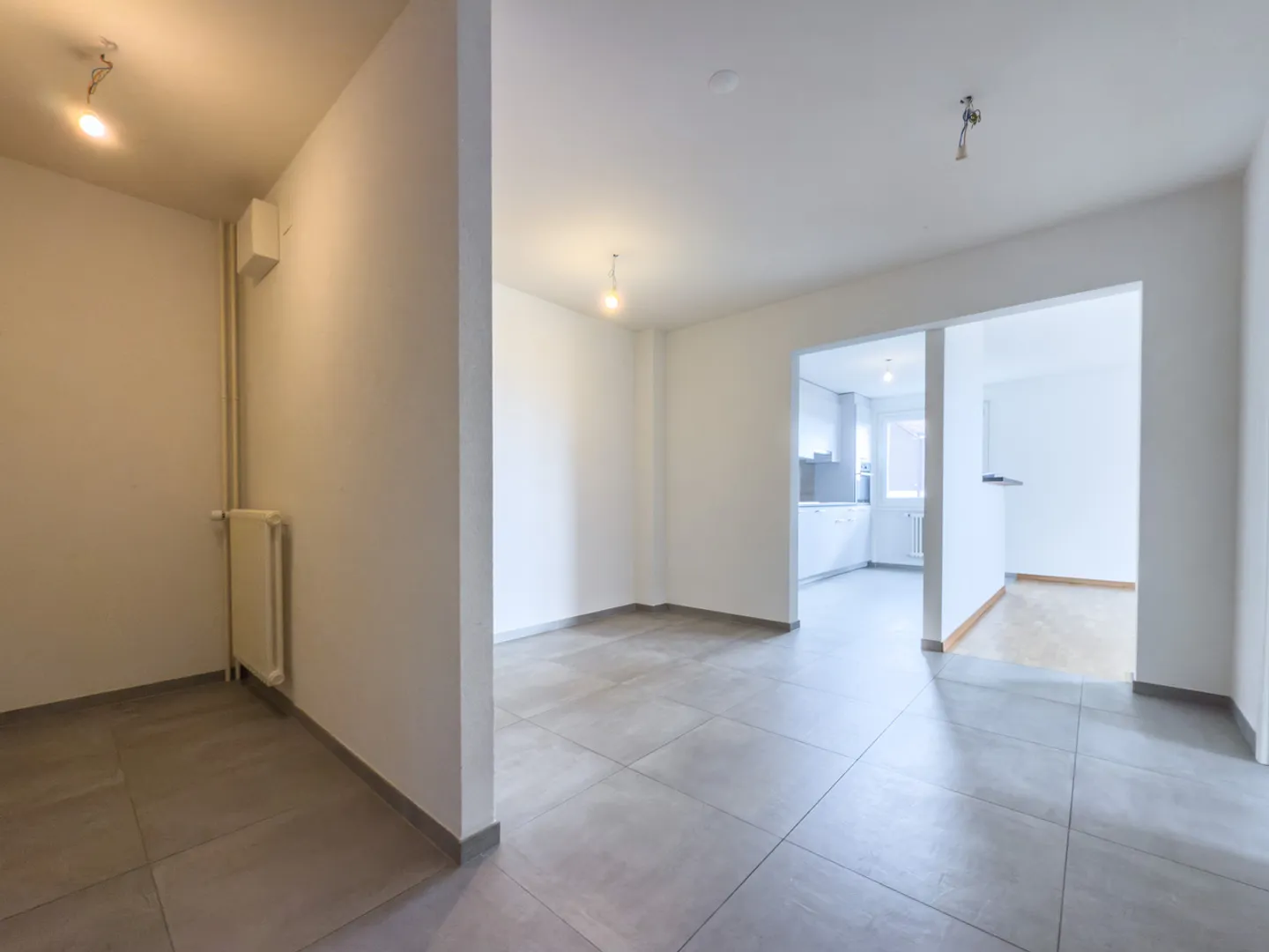 Vollständig renovierte 3,5-Zimmer-Wohnung in Villars-Tiercelin - Foto 3 von 13