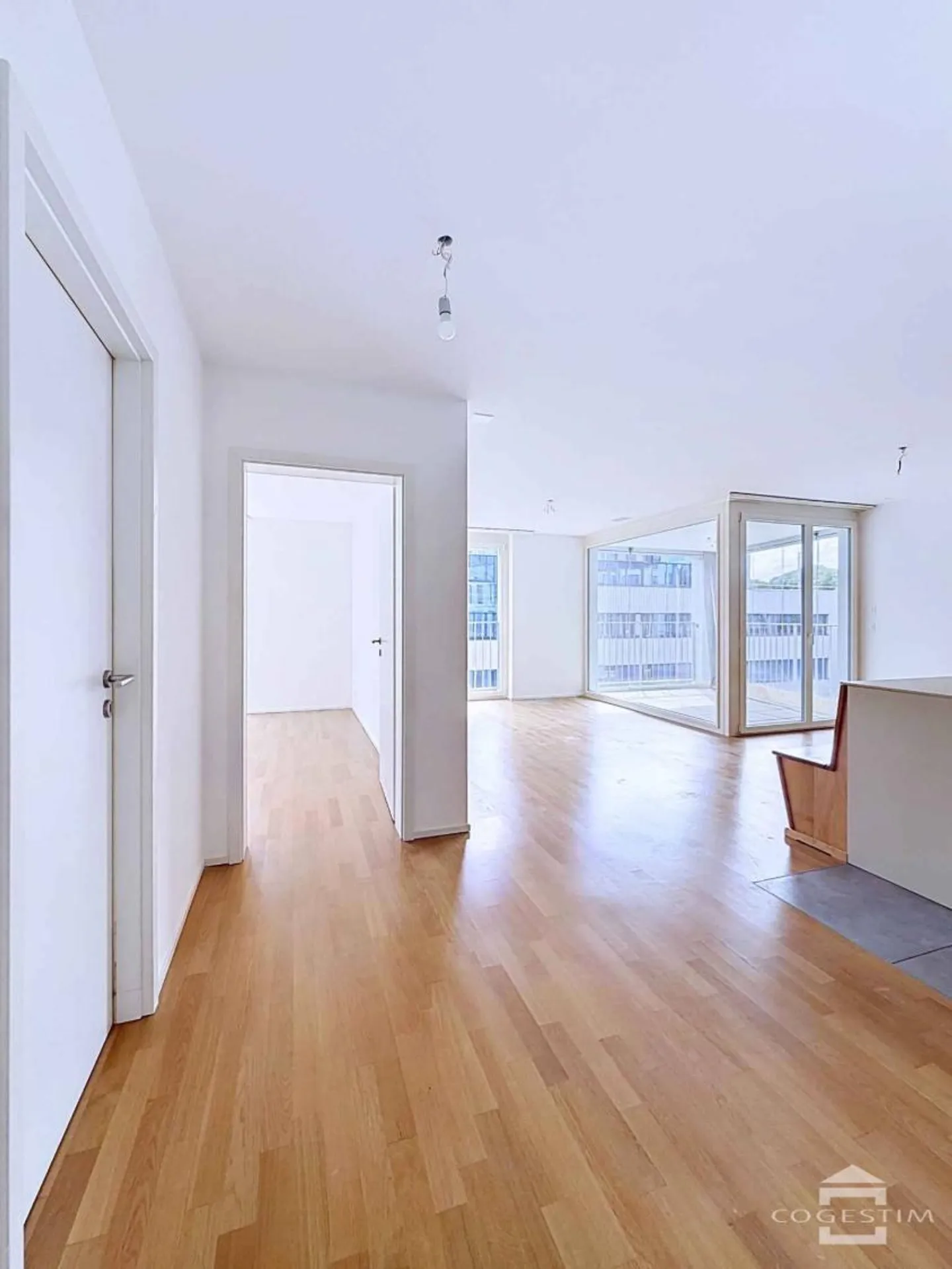 3.5 Room Apartment - Photo 2 of 11