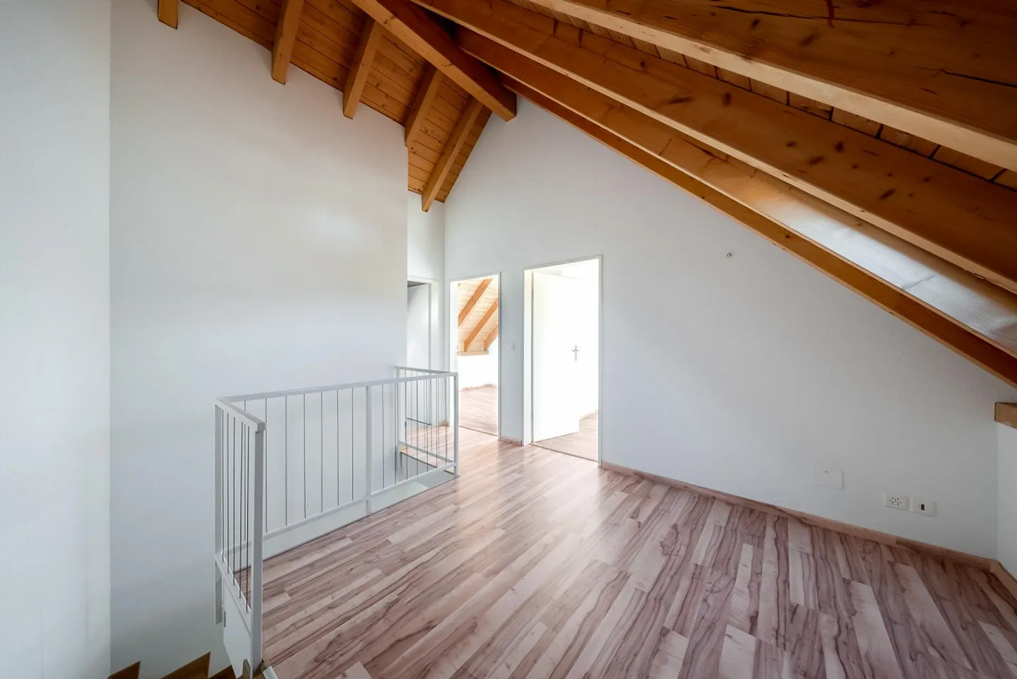 Superbe appartement en duplex avec poêle suédois et grand balcon ! - Photo 10 sur 11