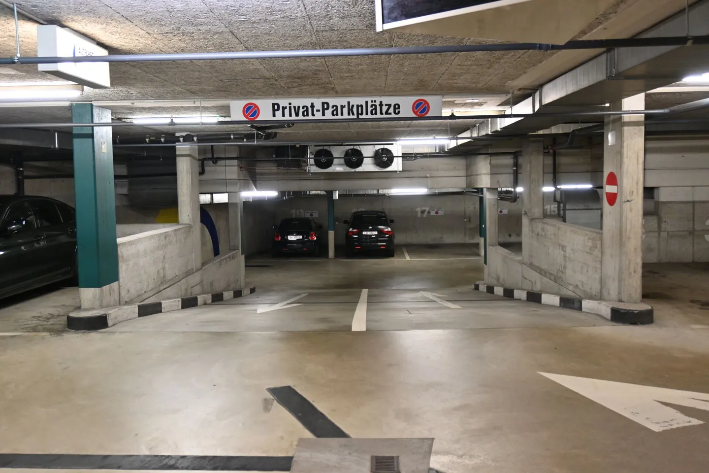 4 underground parking spaces for sale in Hammer Center Olten! - Photo 2 of 10