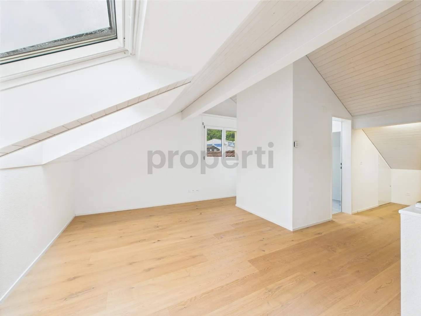 Charmantes 4.5-Zimmer Reihenhaus in Goldau - Foto 5 von 8