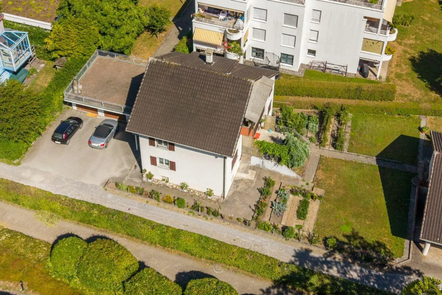 Terreno edificabile con casa plurifamiliare esistente - Foto 6 di 9