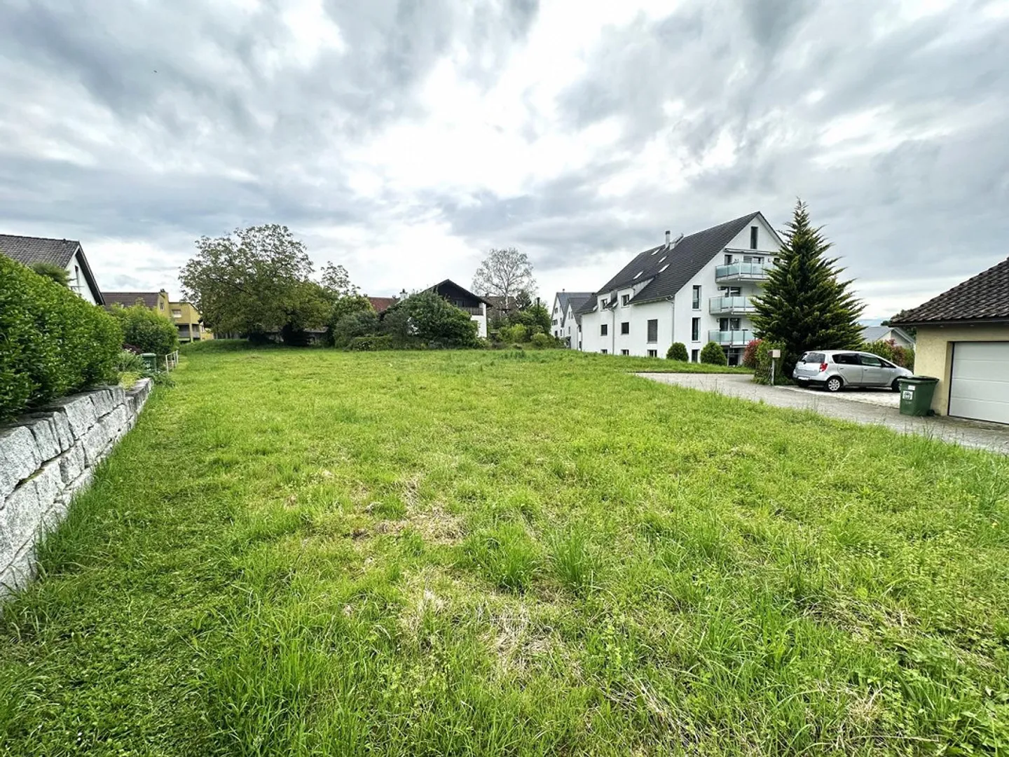 Terrain de 2'667 m² avec un grand potentiel de développement à Obfelden - Photo 1 sur 7