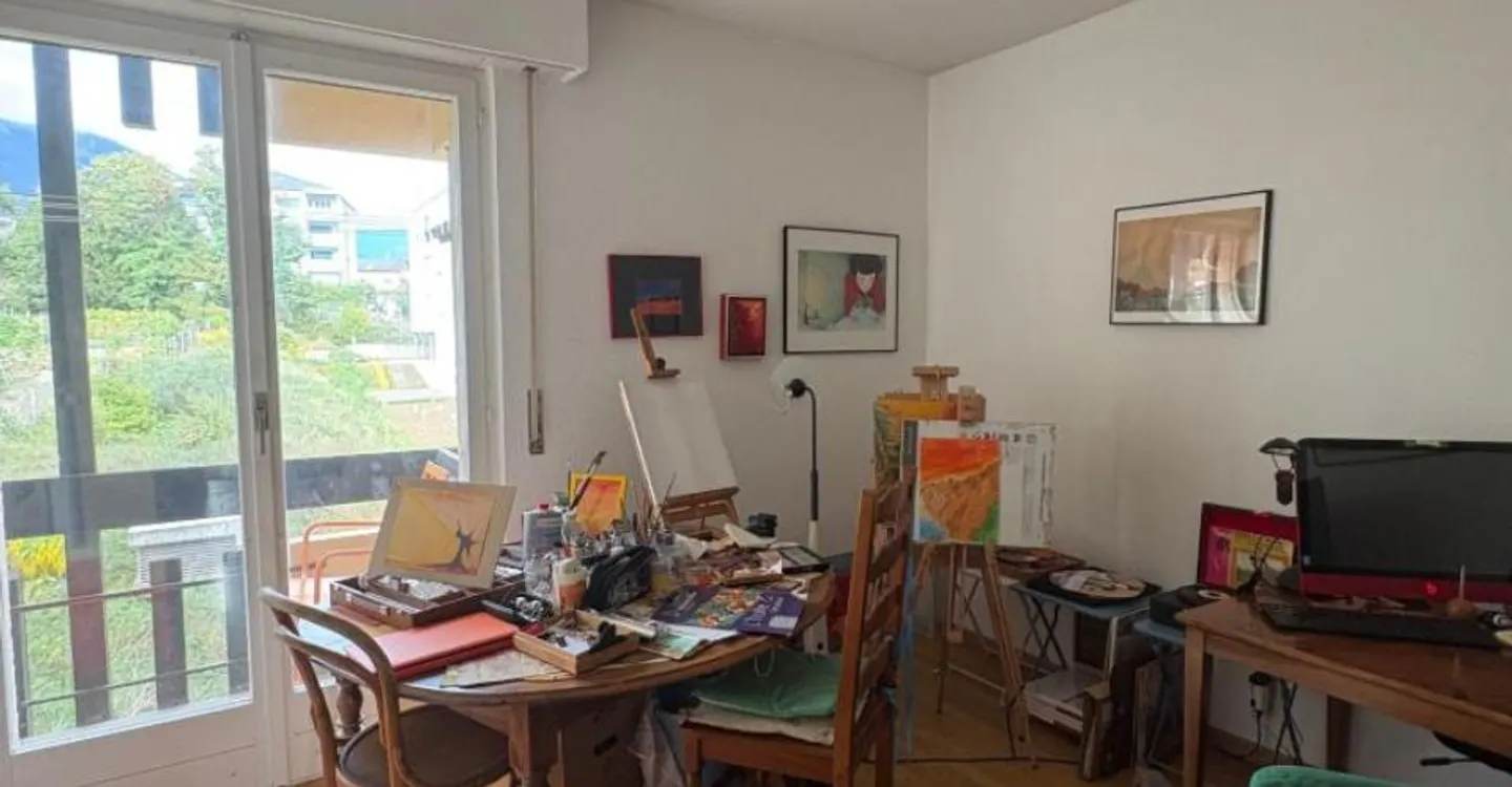 Beautiful 4.5-room apartment in the heights of Sierre - Photo 2 of 9