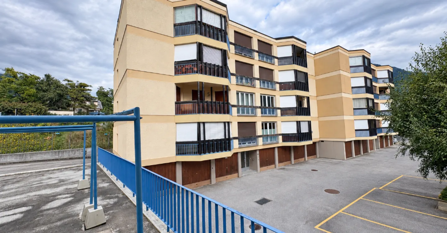 Beautiful 4.5-room apartment in the heights of Sierre - Photo 8 of 9