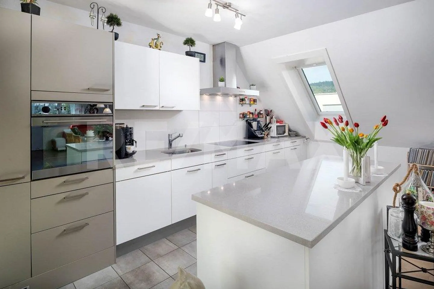 Wohnen mit Genuss  5,5-Zimmer-Attikawohnung und Traumterrasse in Glattfelden - Foto 9 von 13