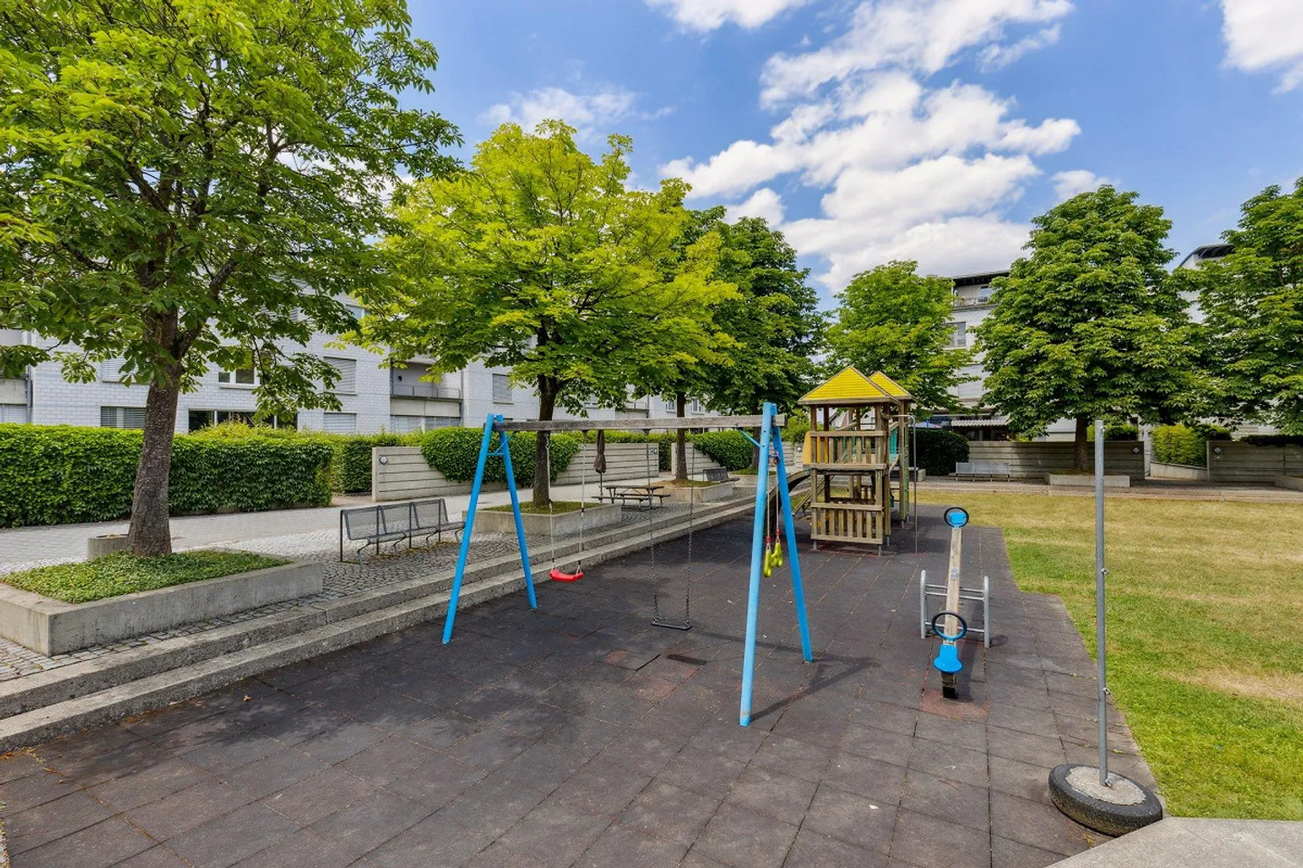 Child-friendly and lots of nature, living in Aadorf! - Photo 2 of 8