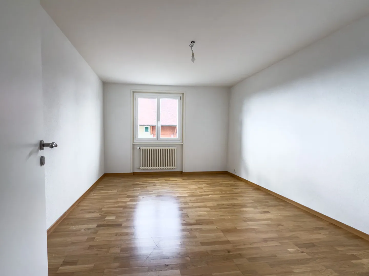 Vollständig renovierte 3,5-Zimmer-Wohnung in Villars-Tiercelin - Foto 9 von 13