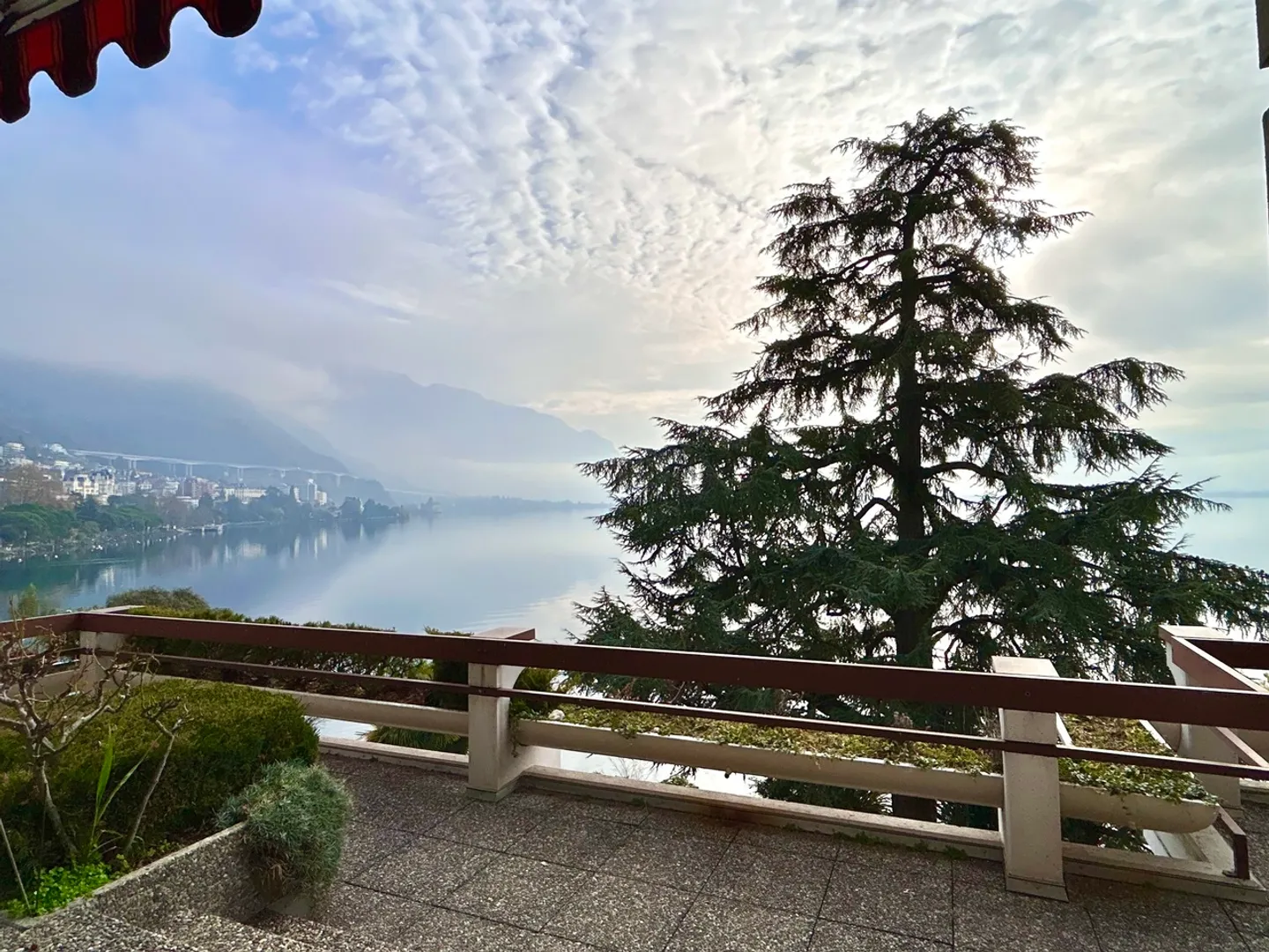 For sale 2.5 rooms, 57 m2, lake view first line, loggia 22 m - Photo 2 of 7