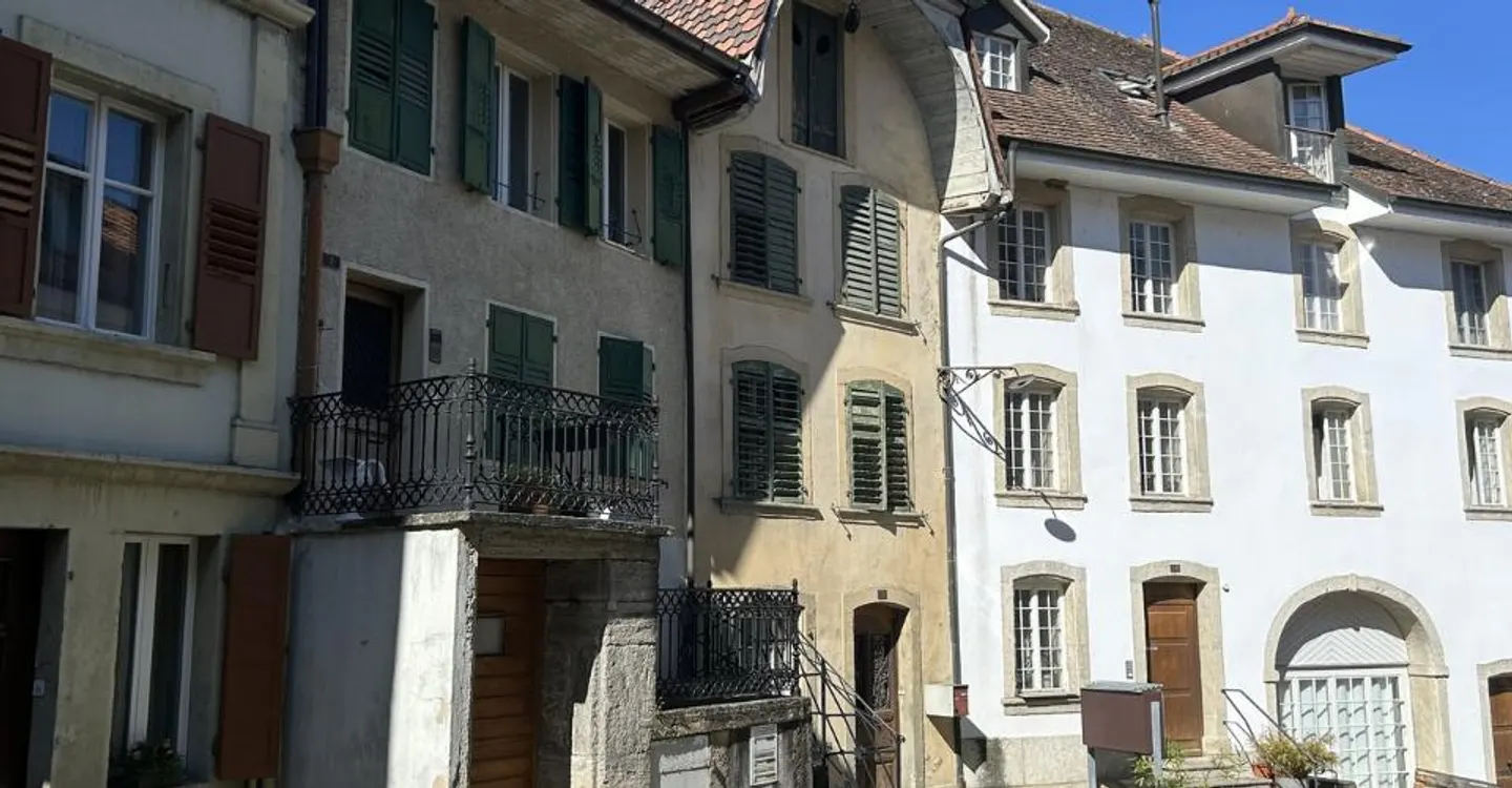 Au coeur d'Estavayer-le-Lac Maison villageoise de 6 pièces A rénover - Foto 4 von 11