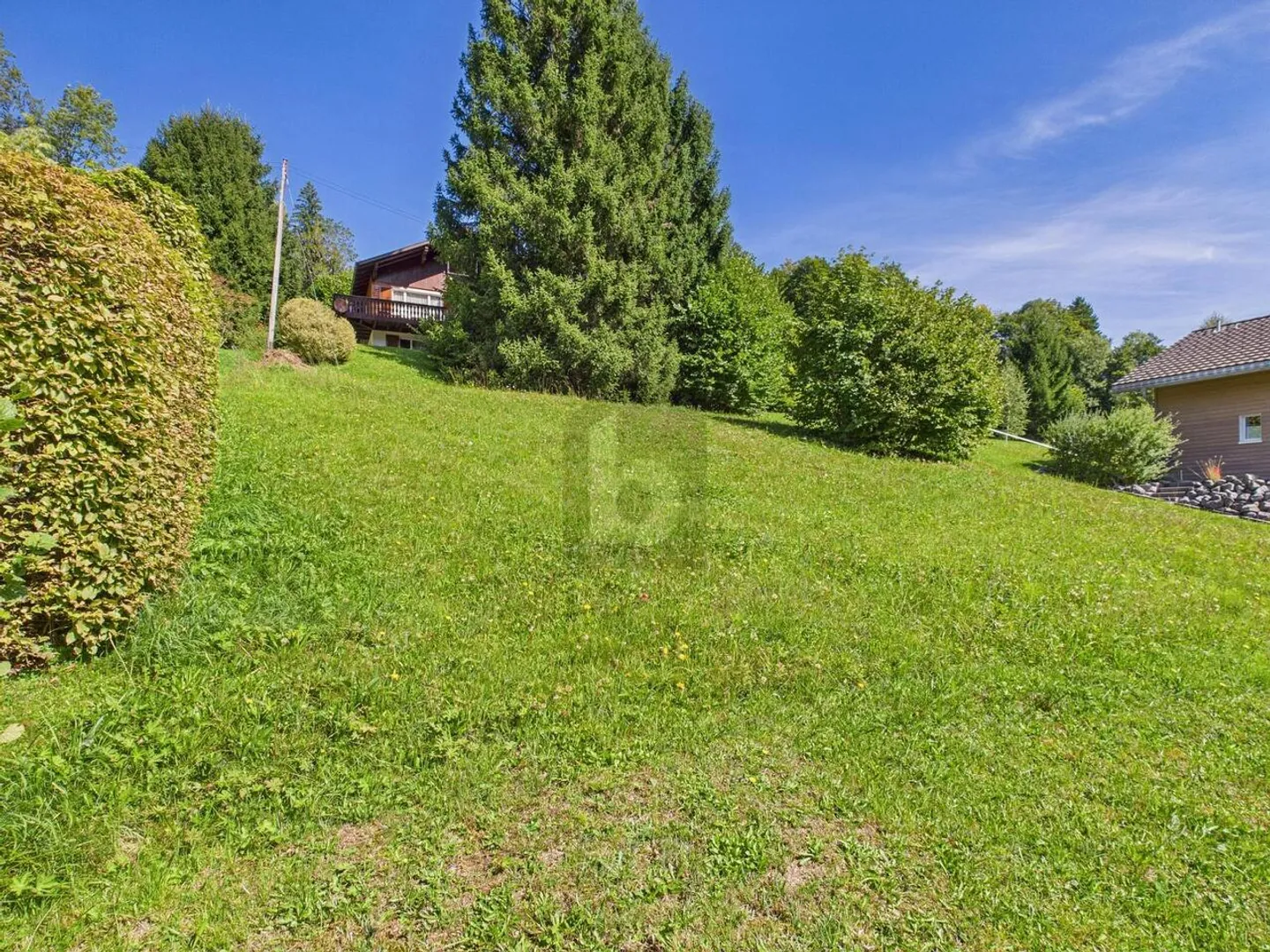 ATTRACTIF DANS UN EMPLACEMENT ENSOLEILLÉ - Photo 3 sur 5